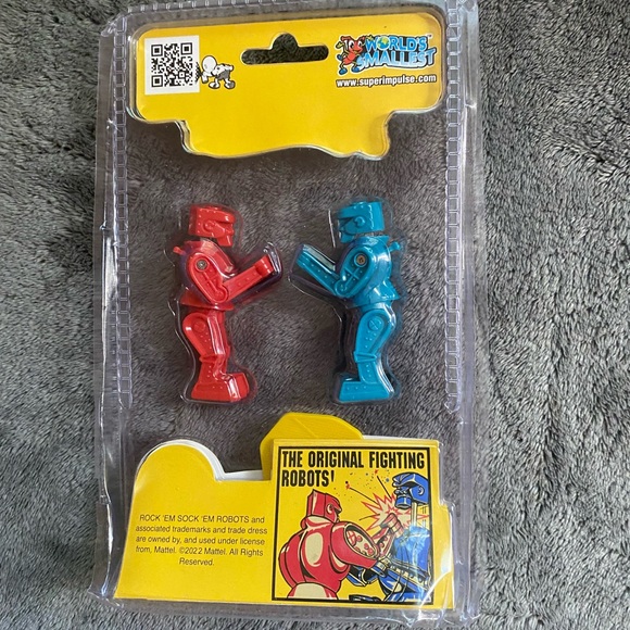 BNIB World’s Smallest Rockem Sockem Robots (really works) - Picture 2 of 2